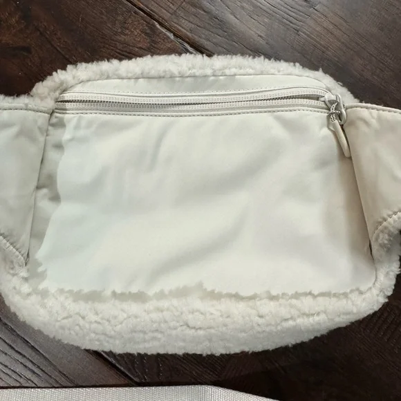 lululemon athletica Cream Crossbody Belt Bag - Picture 7 of 16